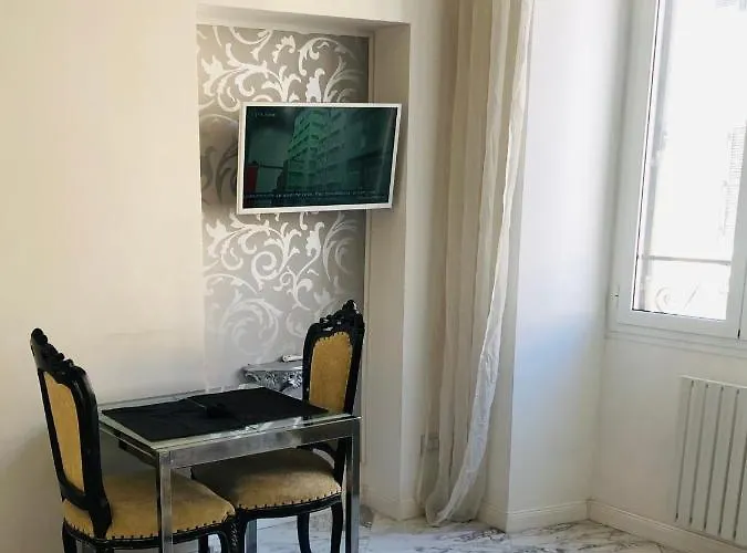 Parisa 3*