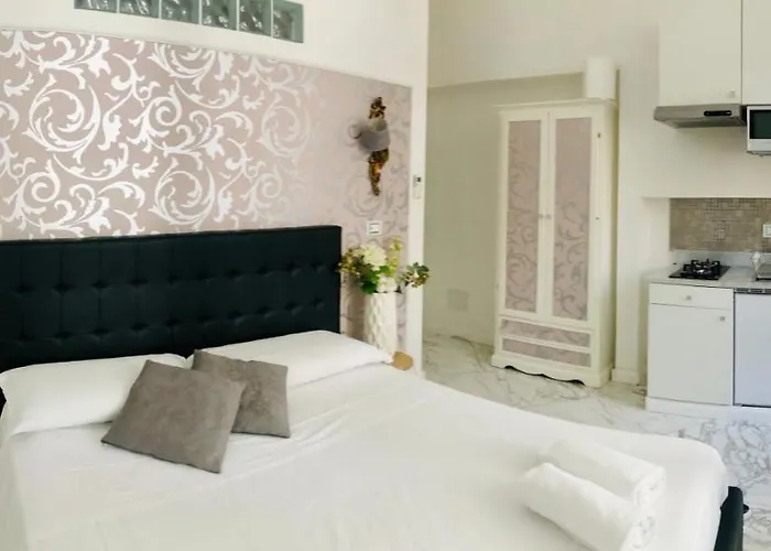 Parisa Bed & Breakfast 3*
