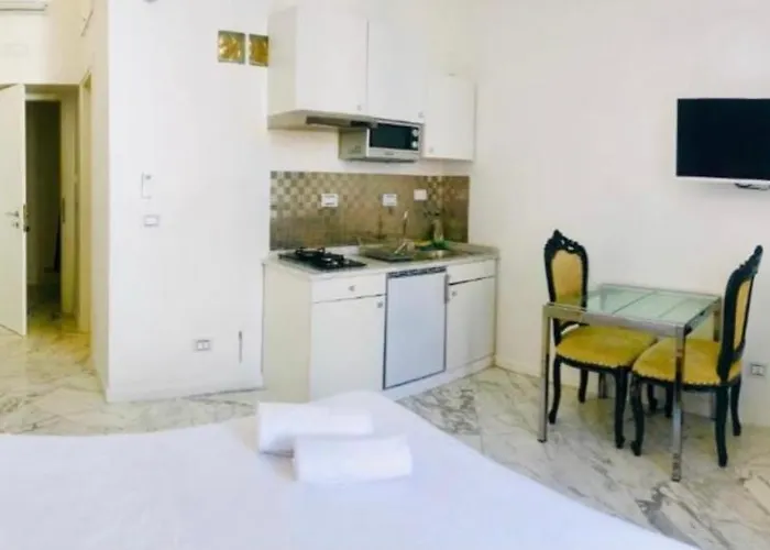 Parisa Bed & Breakfast 3*