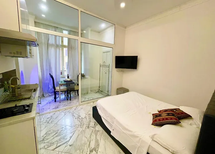 Parisa Bed & Breakfast 3*